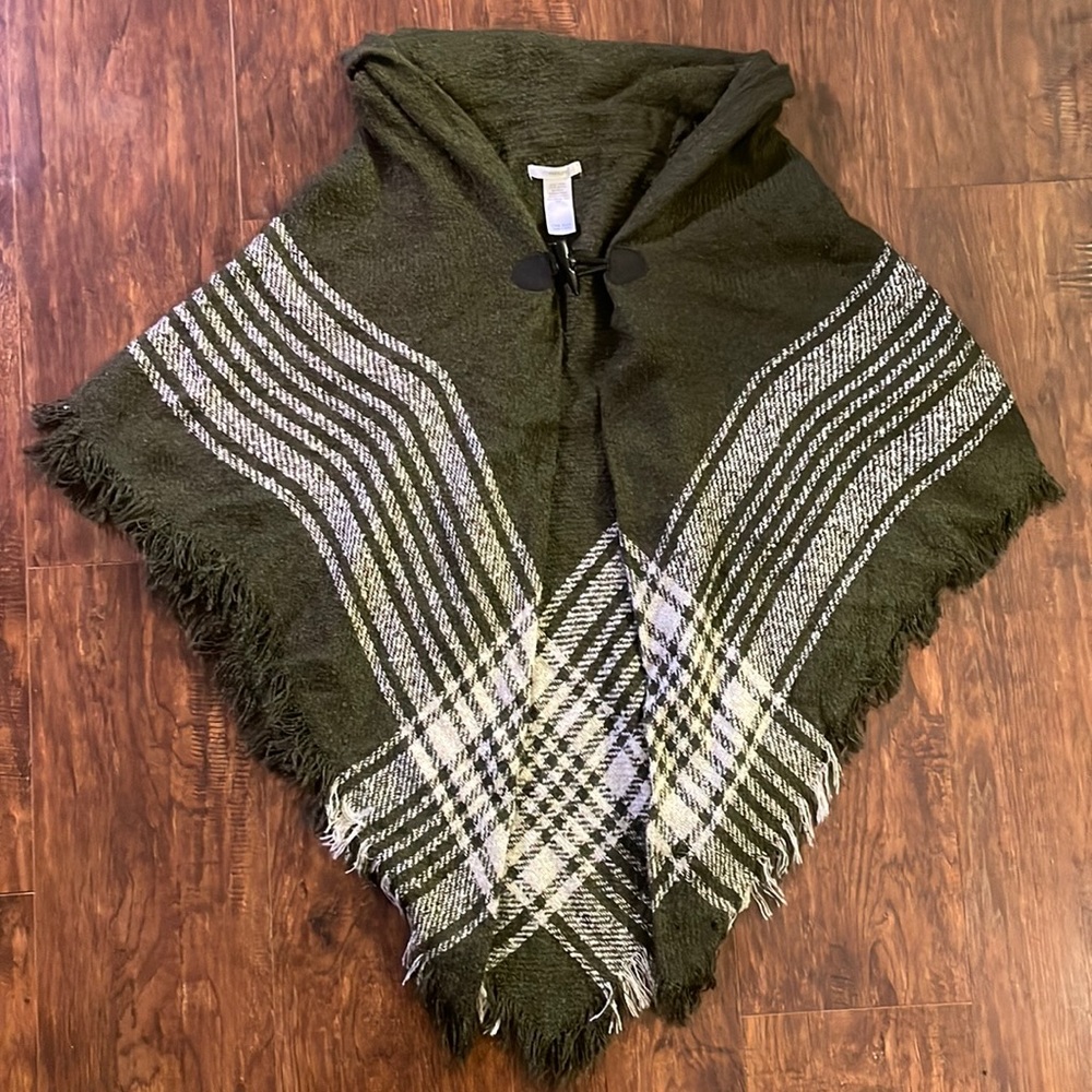 Maurices Green Sweater Poncho Shawl One Size